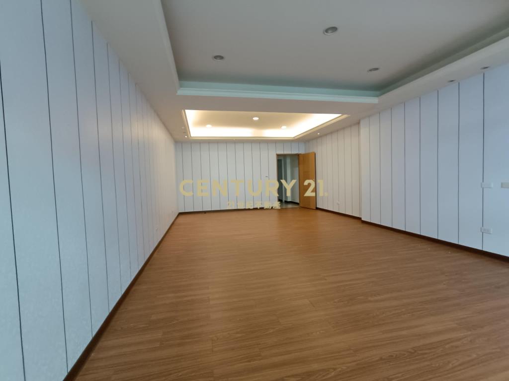 文心路金店面-住三