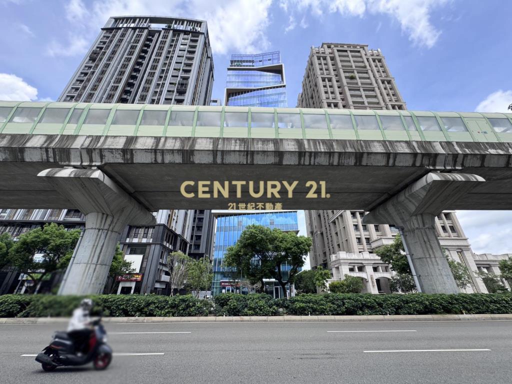 文心路金店面-住三
