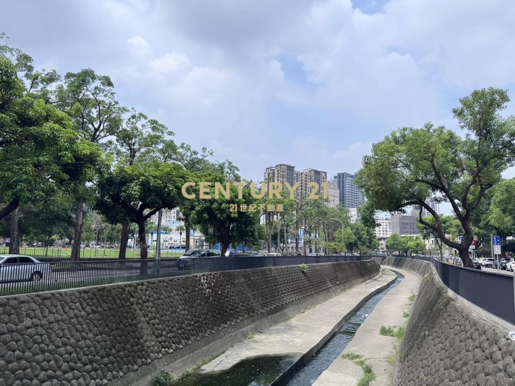 大連路透天店面
