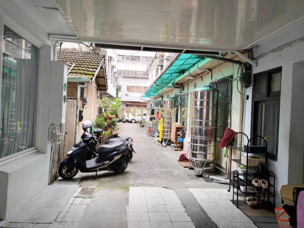 復興路旁危老大透天