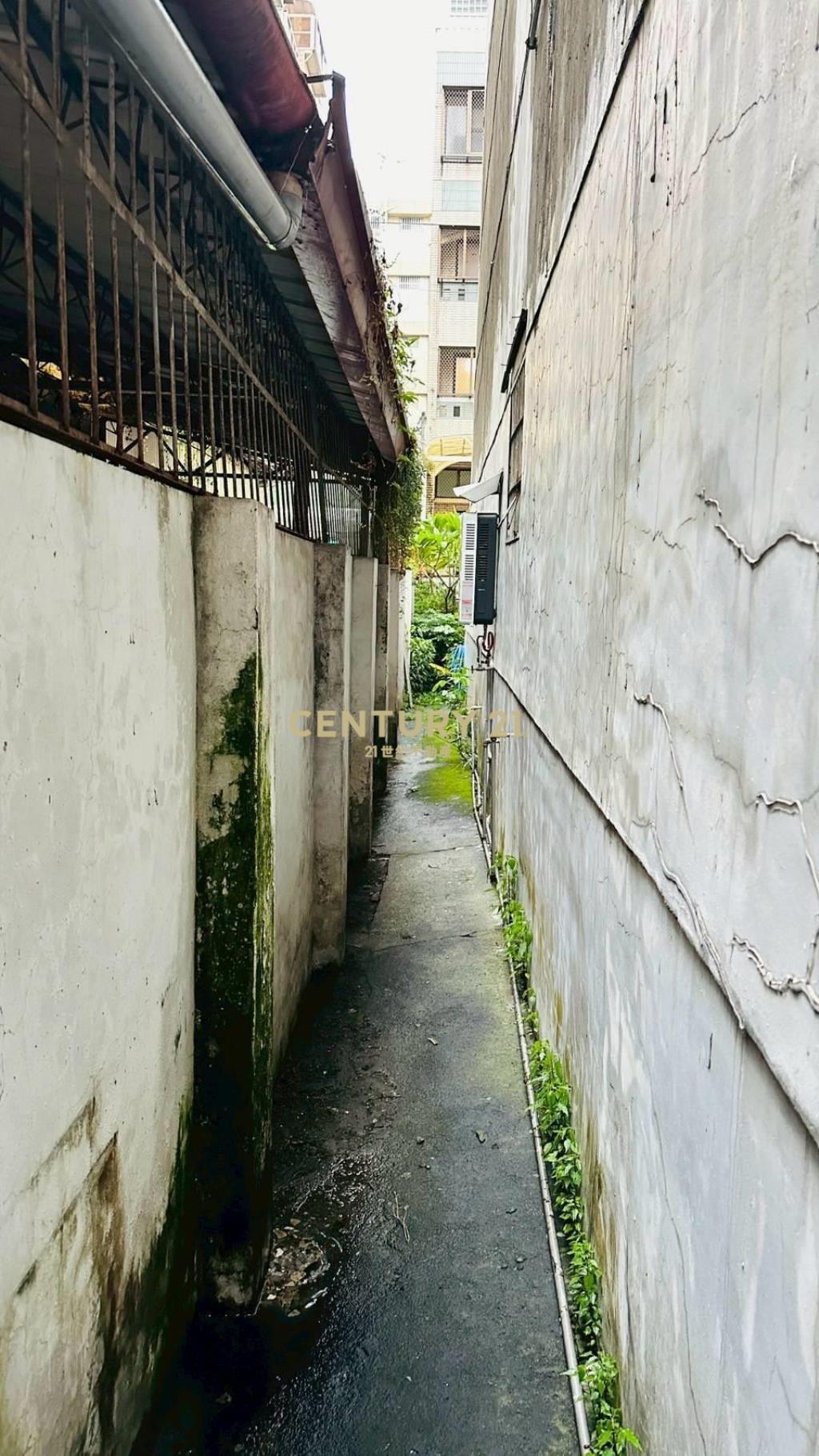 秀泰火車站旁邊間大面寬一樓前院停車美寓
