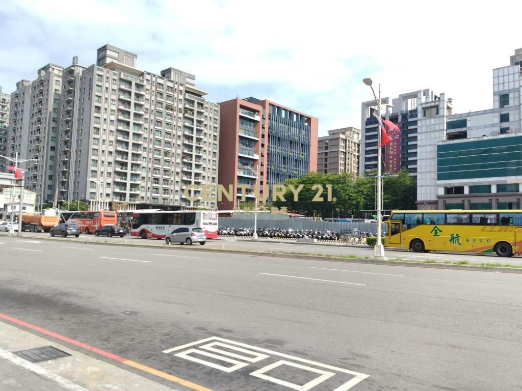 台中車站轉運站三房電梯華廈