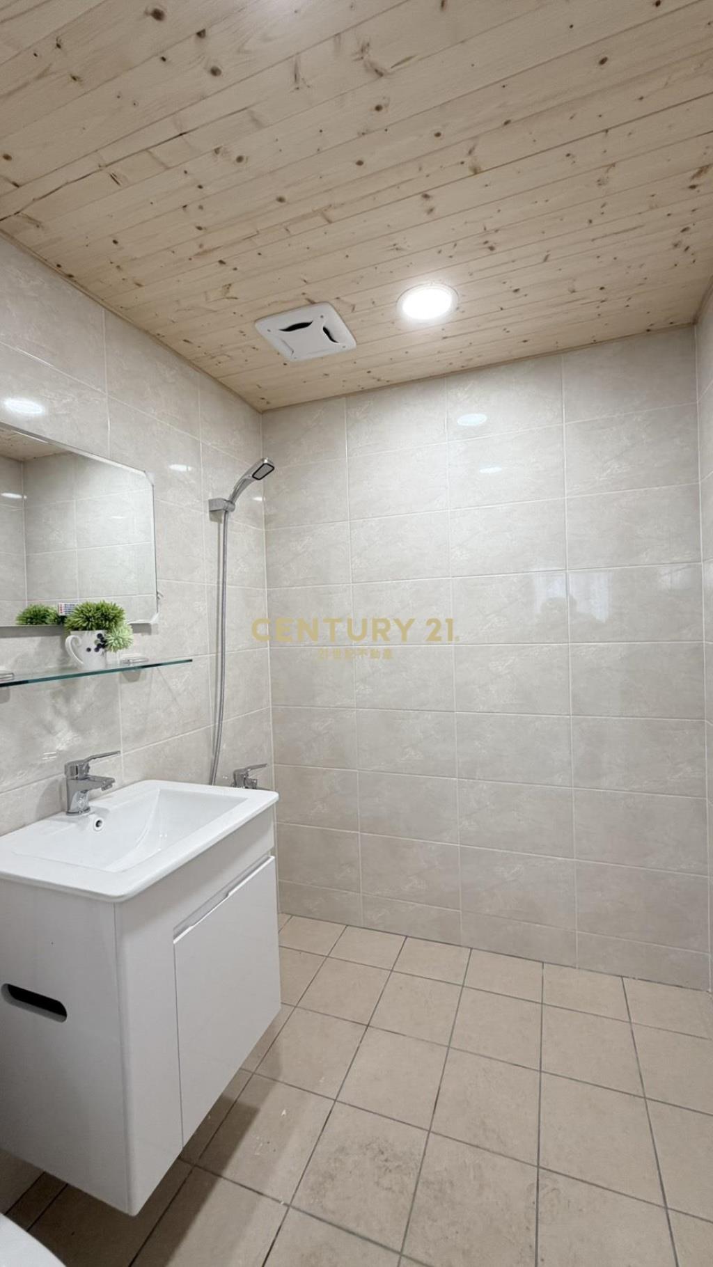 瑞聯B區全新整理大四房+平位面車位