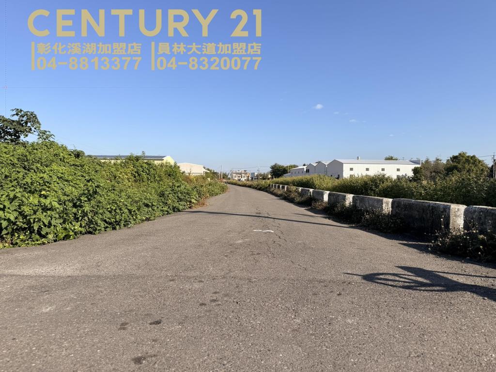 溪湖彰水路旁美田