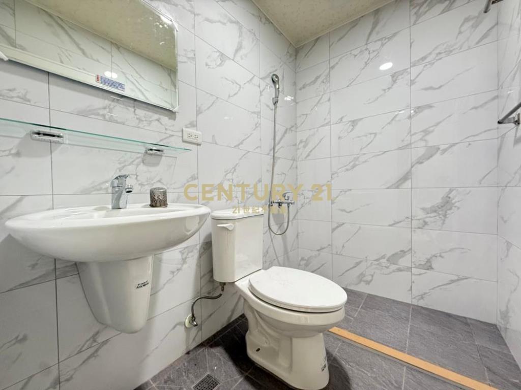 台中房屋-霧峰市中心套房301前(租)