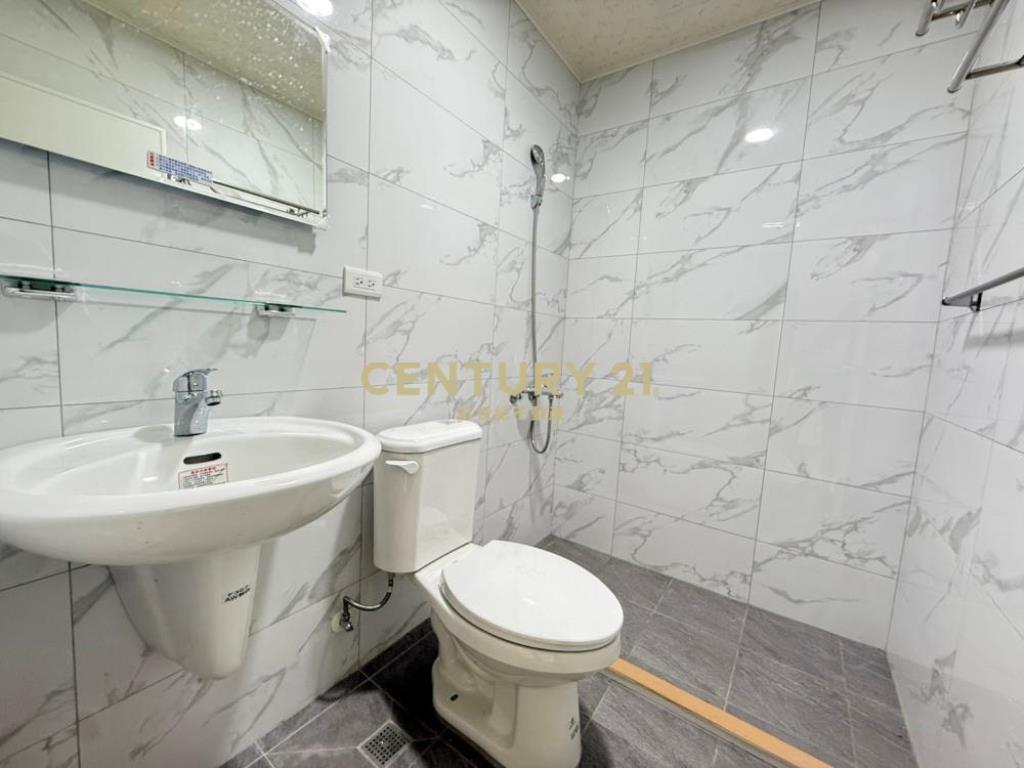 台中房屋-霧峰市中心套房401前(租)