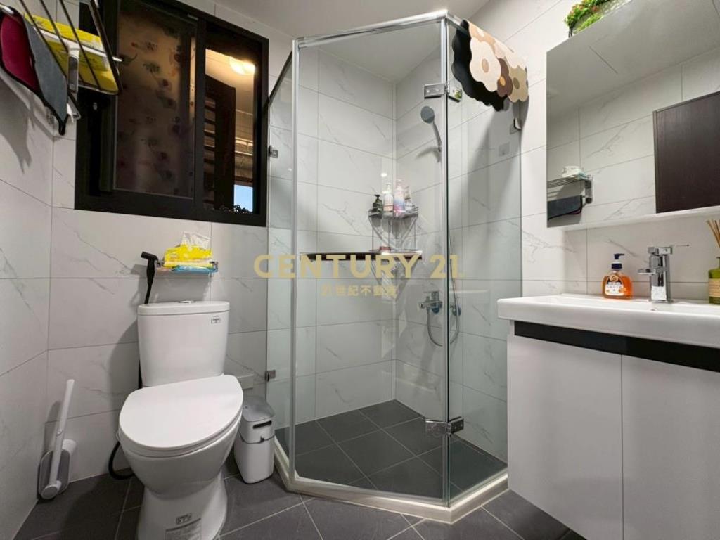 彰化房屋-薪世代三房平車華廈