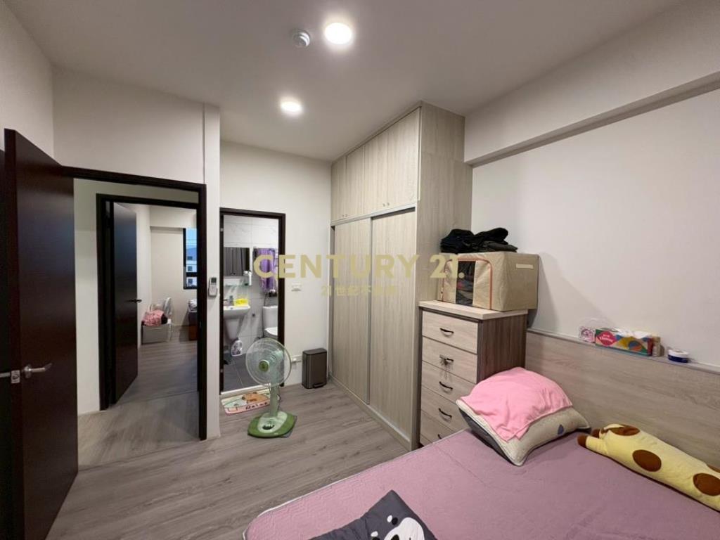 彰化房屋-薪世代三房平車華廈