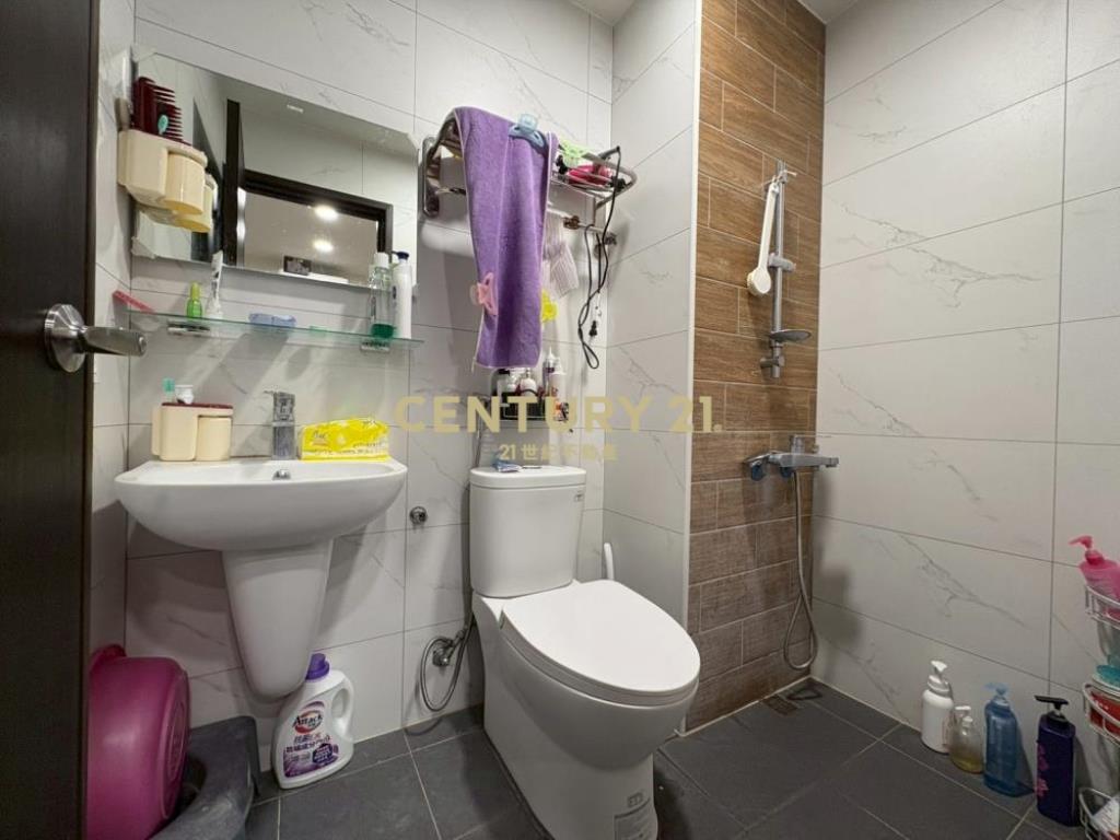 彰化房屋-薪世代三房平車華廈