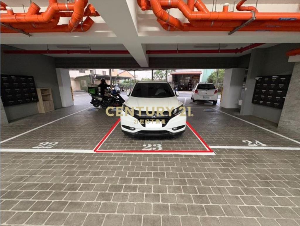 彰化房屋-薪世代三房平車華廈