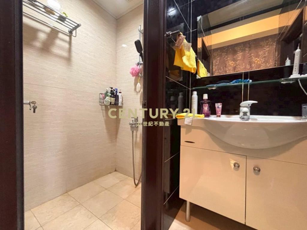 台中房屋-霧峰亞大14年精裝別墅