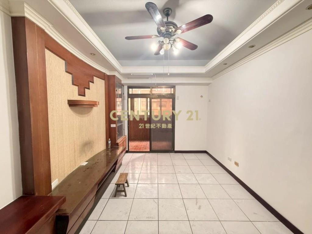 台中房屋-太子世界1-3樓大面寬樓店