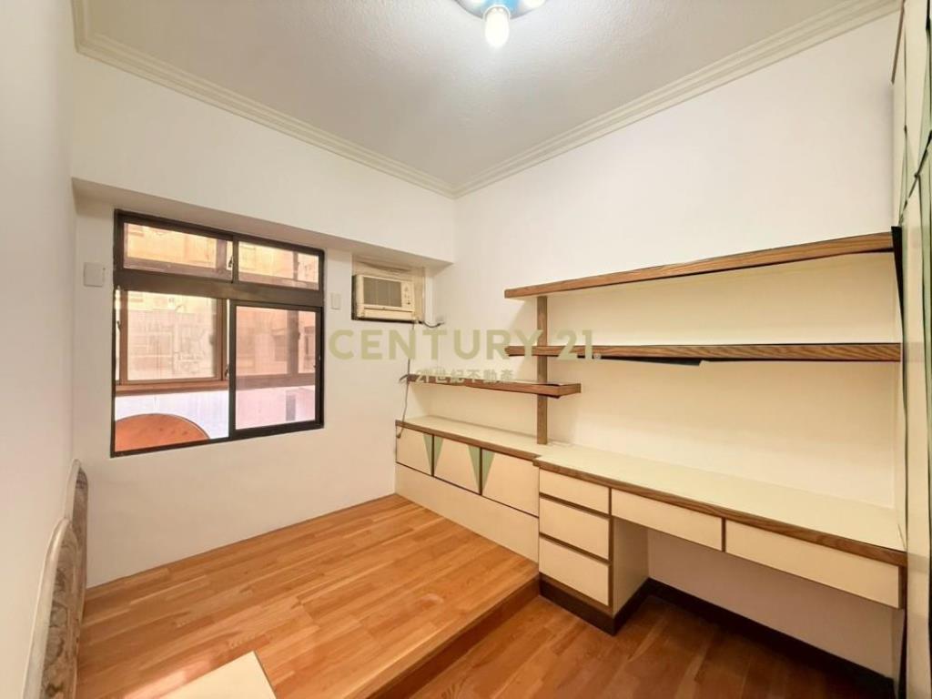 台中房屋-太子世界1-3樓大面寬樓店