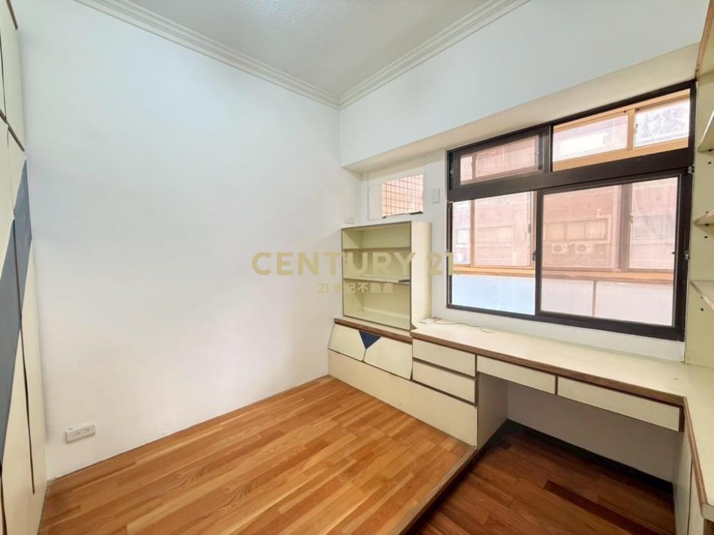 台中房屋-太子世界1-3樓大面寬樓店