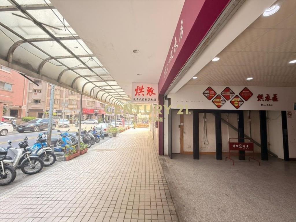 台中房屋-太子世界1-3樓大面寬樓店