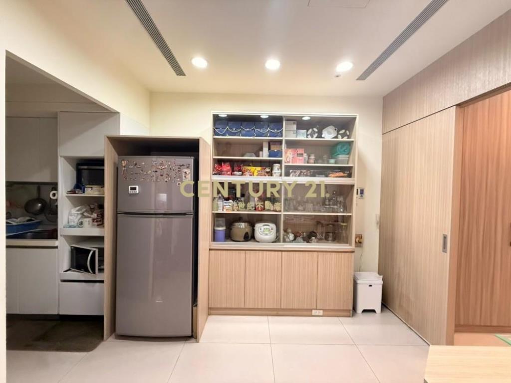 草屯房屋-9年屋碧洲世家五房美別墅