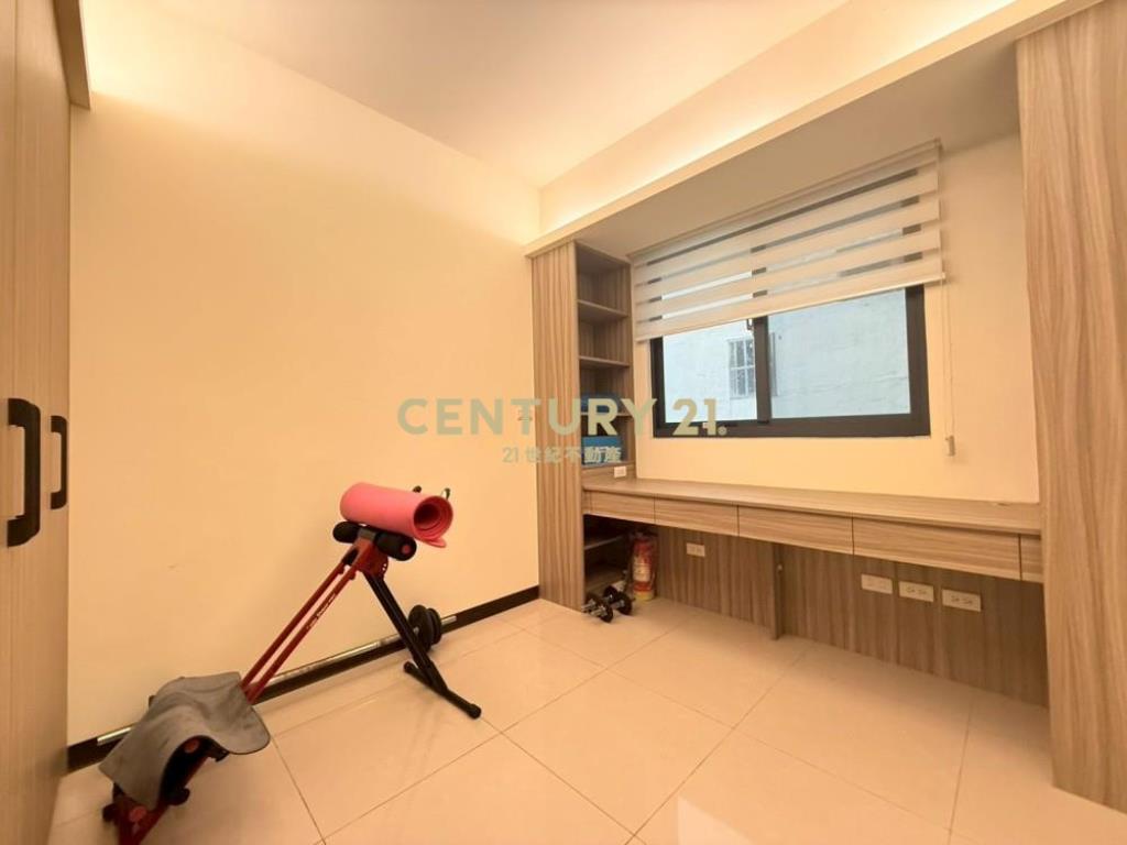 草屯房屋-9年屋碧洲世家五房美別墅