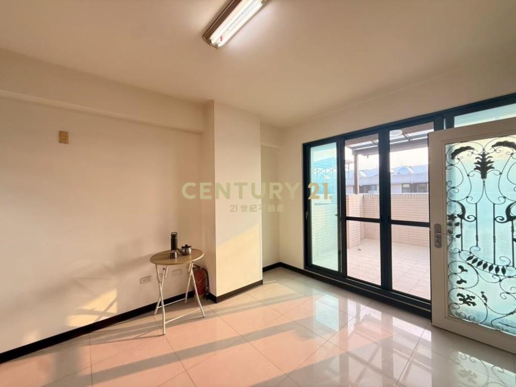 草屯房屋-9年屋碧洲世家五房美別墅