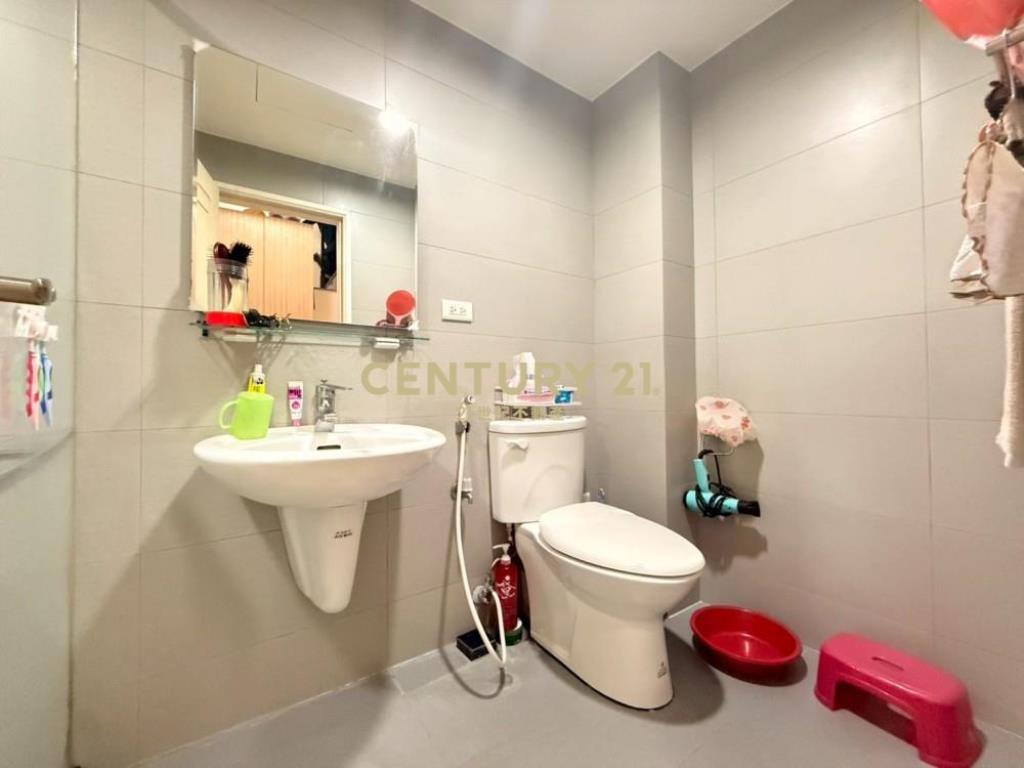 草屯房屋-9年屋碧洲世家五房美別墅