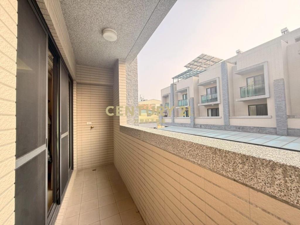 草屯房屋-9年屋碧洲世家五房美別墅