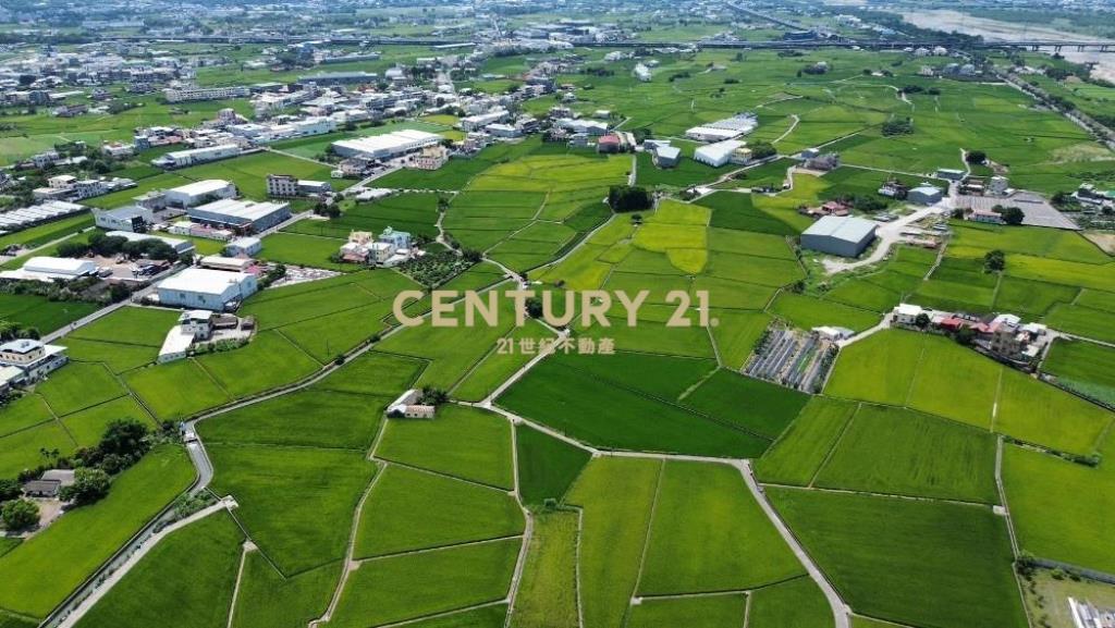 南勢丁台路旁537坪三面路農地