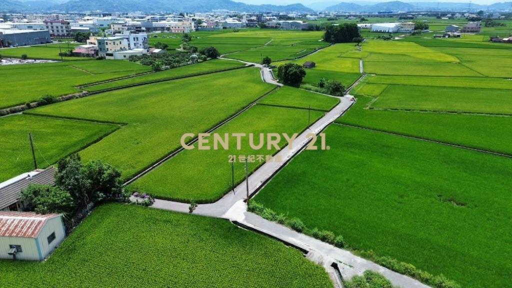 南勢丁台路旁537坪三面路農地
