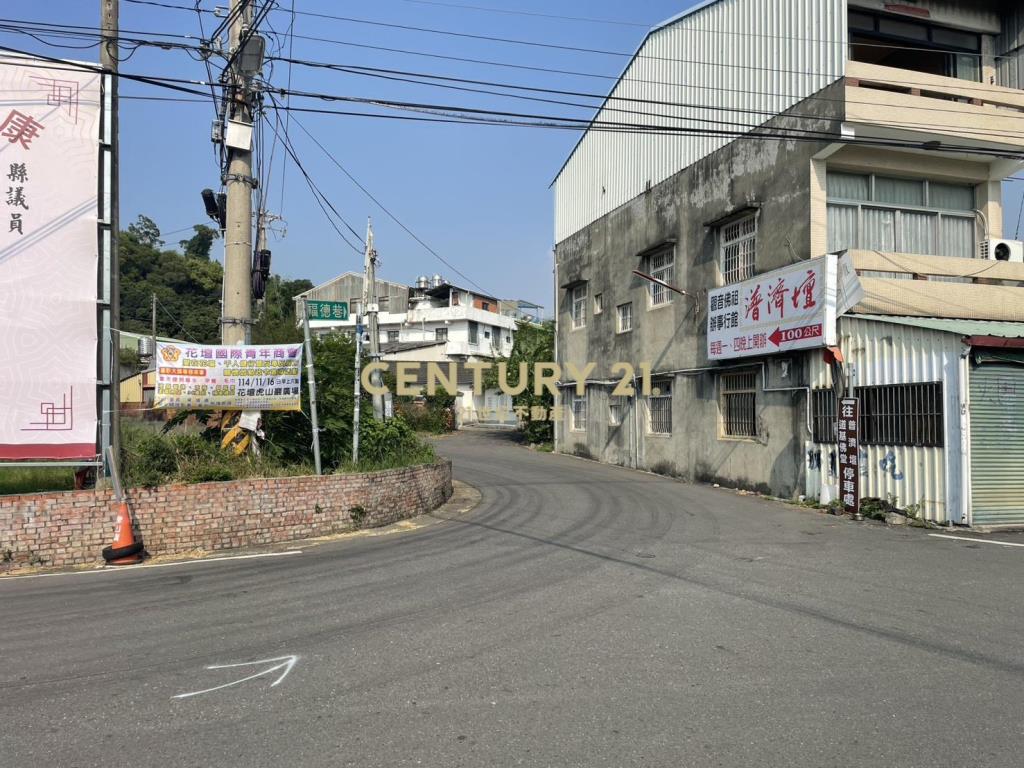 花壇虎山岩旁農地