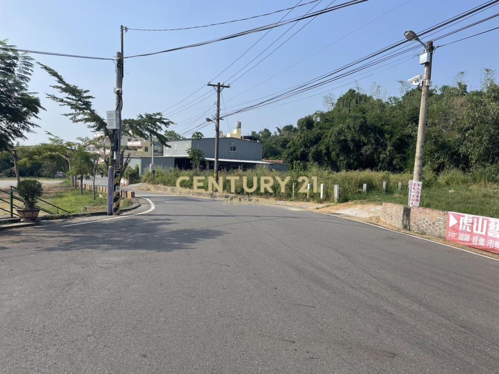 花壇虎山岩旁農地