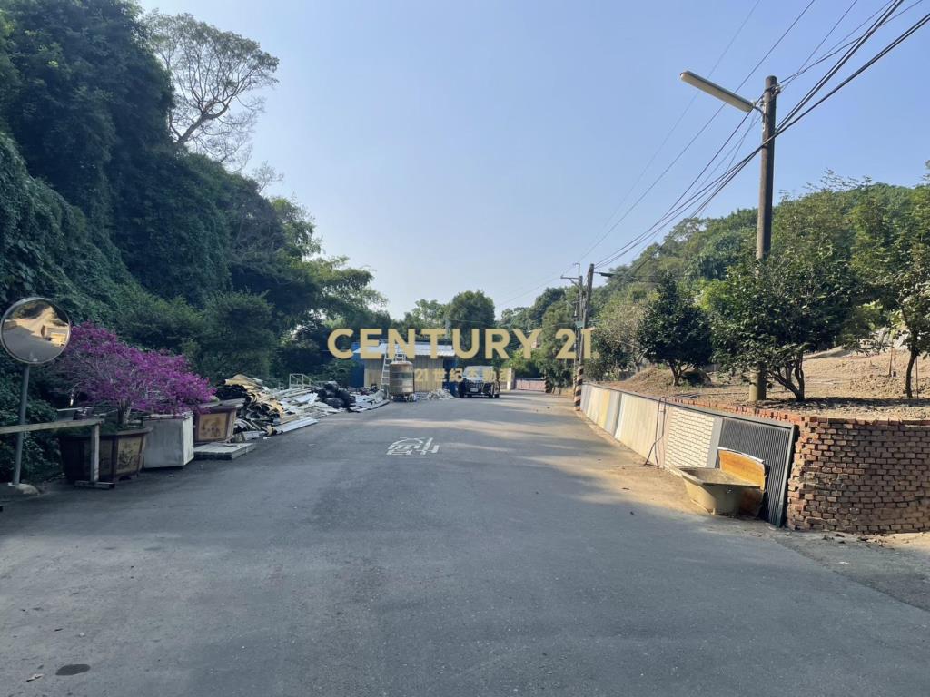 花壇虎山岩旁農地