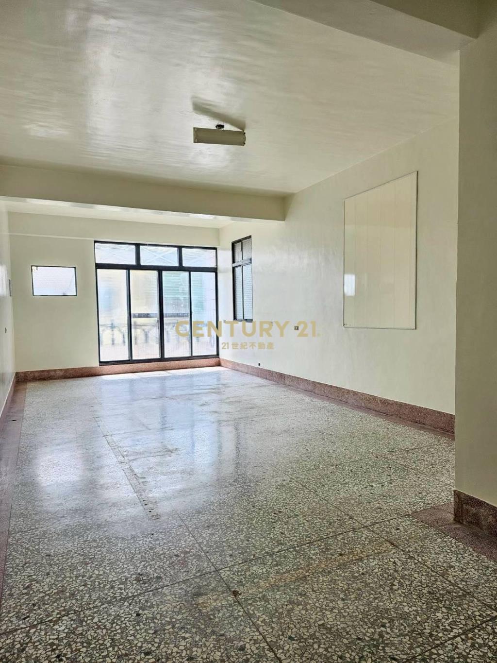 員林員水路旁美透天