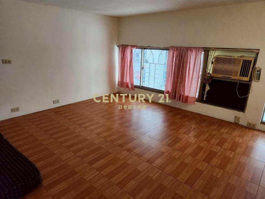 台灣銀行旁(第一寶座)