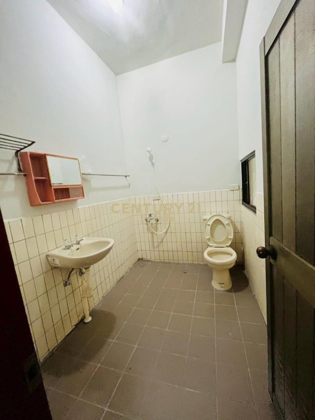 員東國小旁美透天