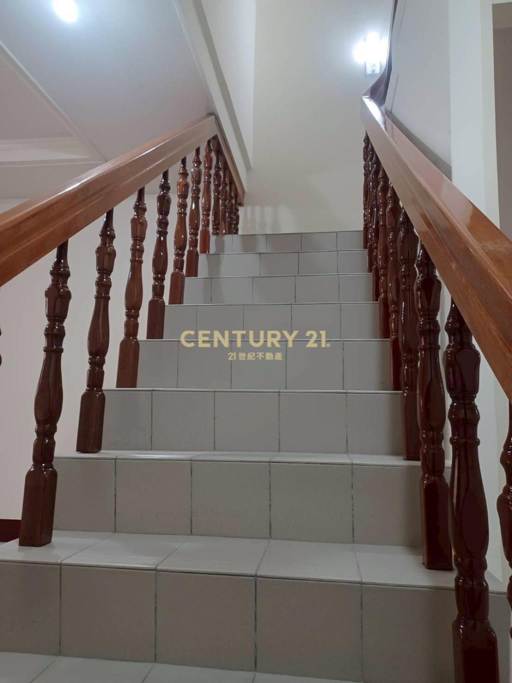 黃昏市場旁透天