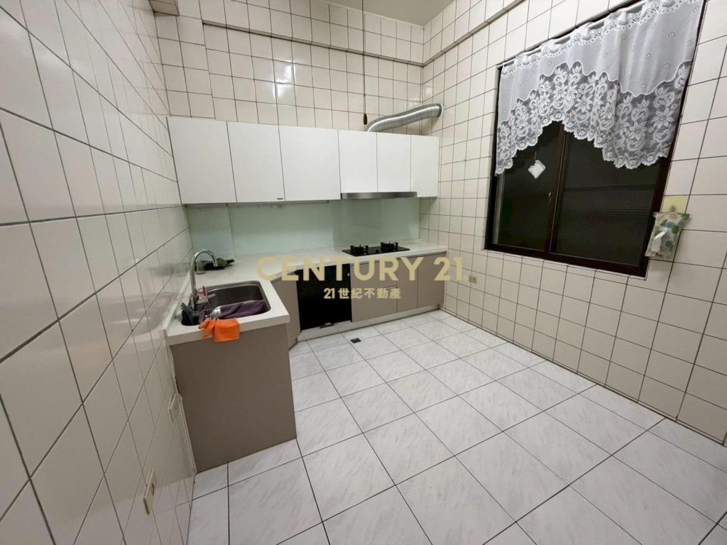 永靖浮圳路旁美車庫別墅