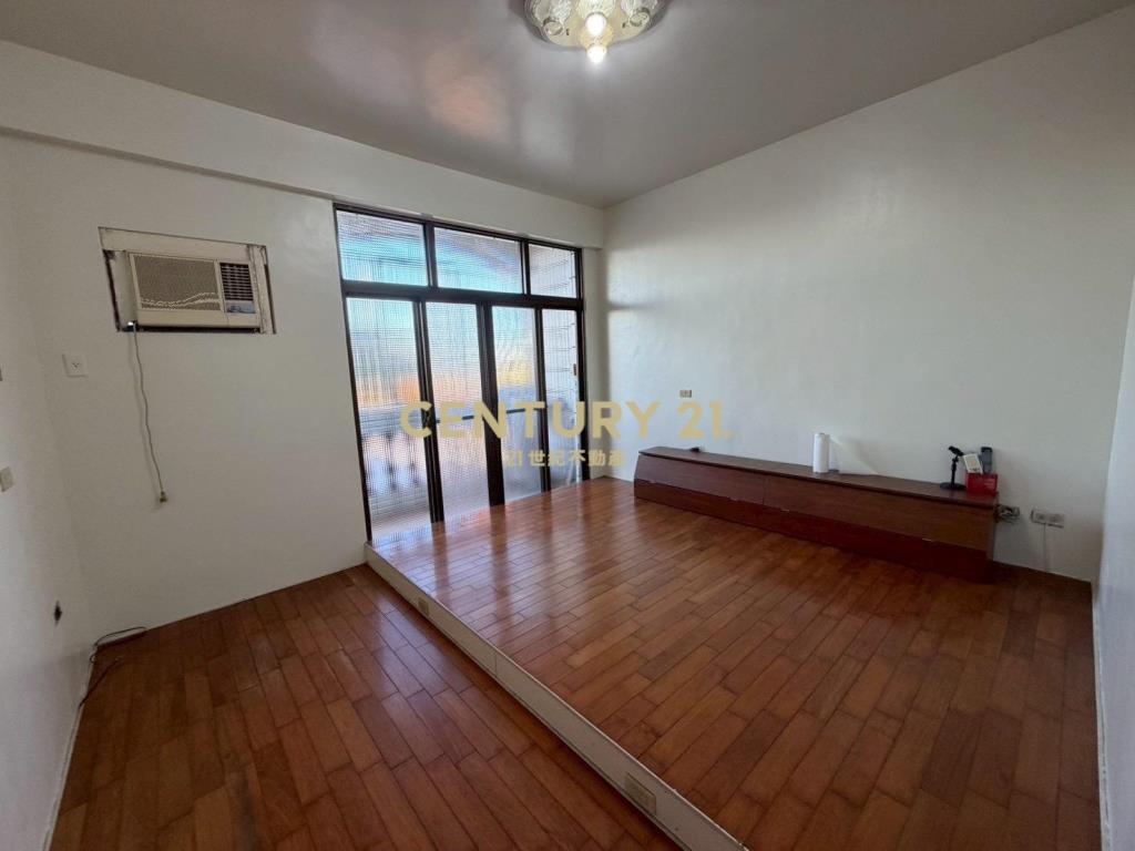 永靖浮圳路旁美車庫別墅