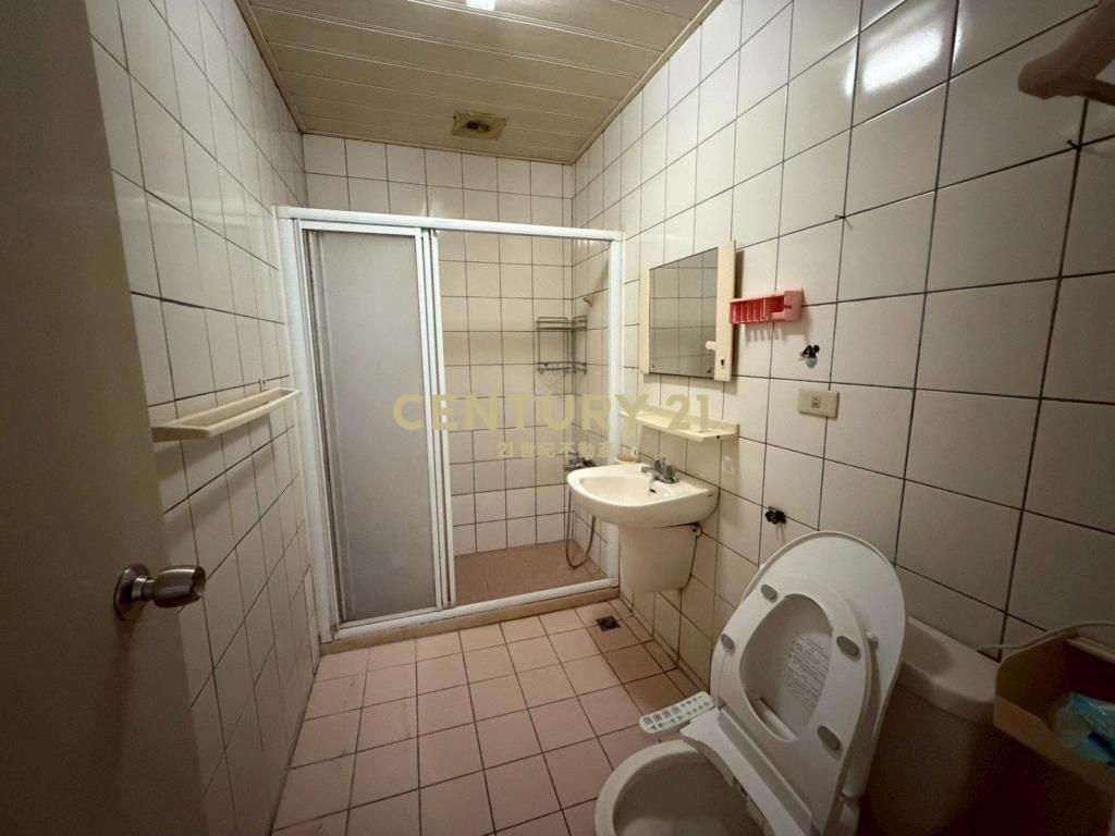 永靖浮圳路旁美車庫別墅