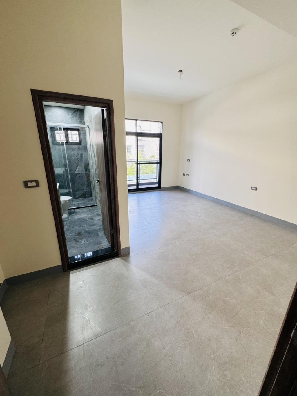 員林東區全新雙車別墅(A2)