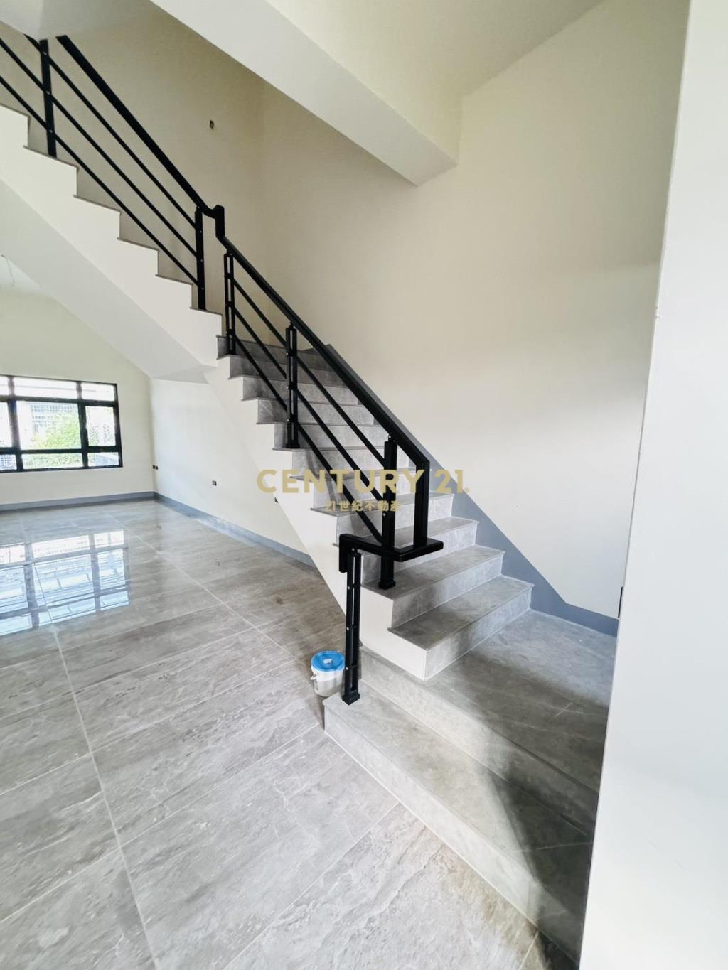 員林東區全新雙車別墅(A3)