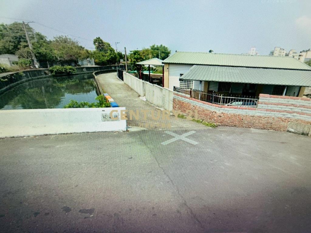 大村"鎮安宮"旁美田