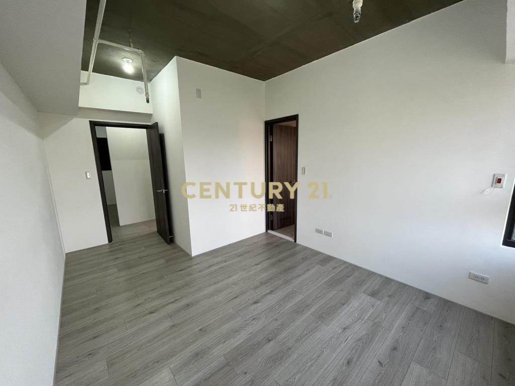 總太共好全新頂樓3房附平面車位