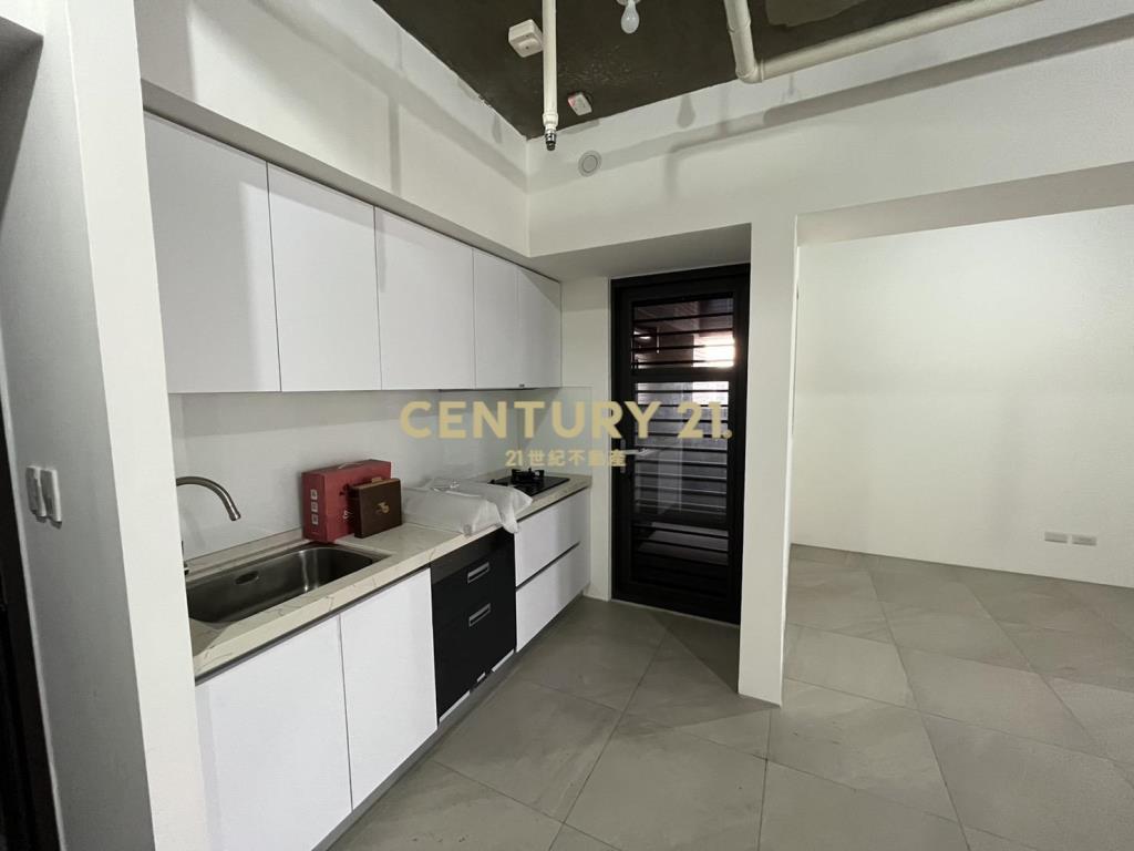 總太共好全新頂樓3房附平面車位