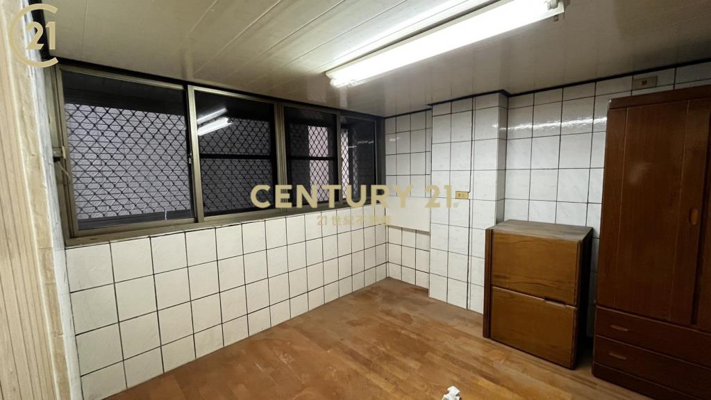 十甲黃昏市場旁旺店住1+2樓