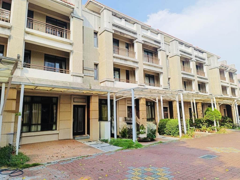 員林76旁優質社區別墅