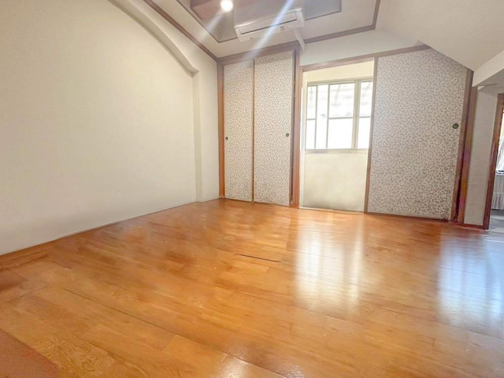 員林員南路旁透天美墅