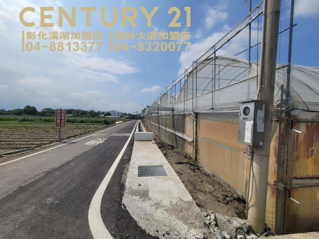 田尾三溪路旁溫室角田