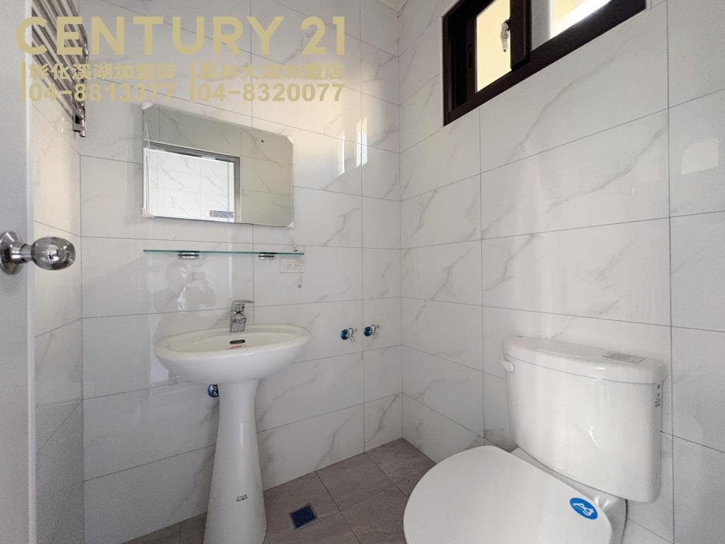 溪湖交流道旁全新車墅A12