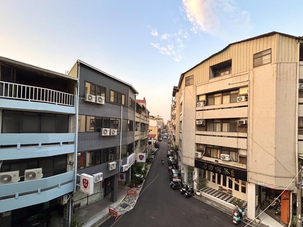 西區12米大面寬三角透店