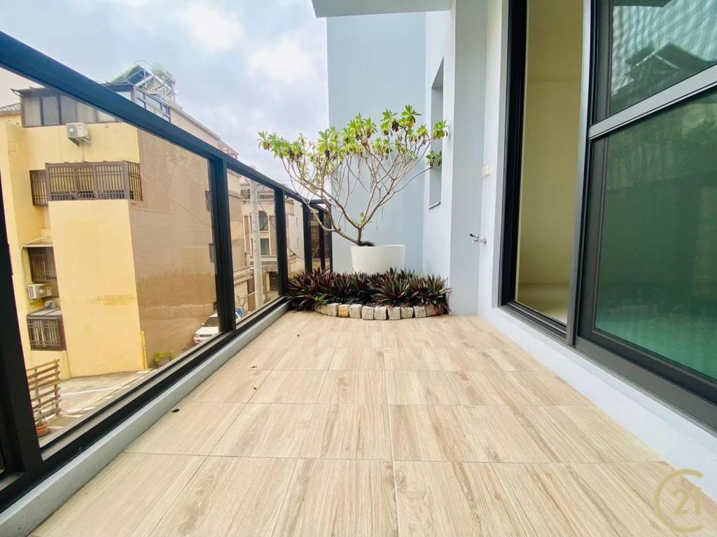 大葉大學全新完工車庫美墅