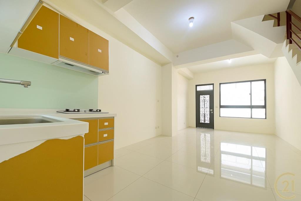 大葉大學全新完工車庫美墅