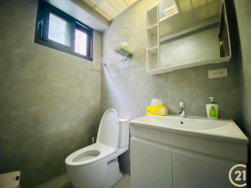 大葉大學全新完工車庫美墅